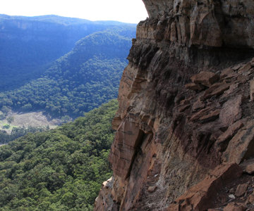 Cliffs north of the Glowworm Tunnel